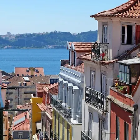 Apartment Bl Bairro Alto Famous Bica Funicular Street View