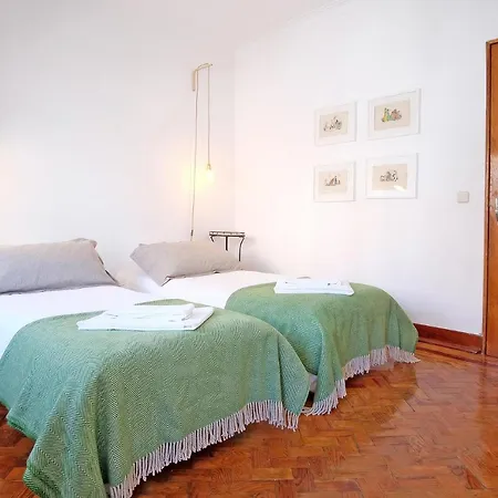 Bl Bairro Alto Famous Bica Funicular Street View *