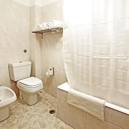 Apartament Bl Lovely & Cosy 3br Flat On Iconic Bica Street With River View